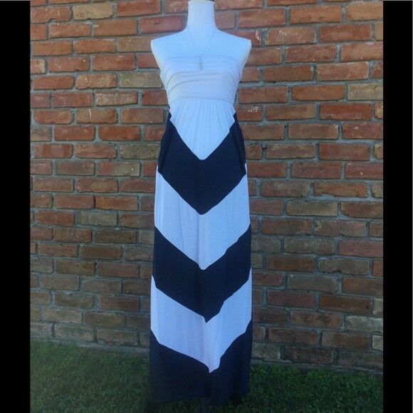 Strapless Chevron Maxi Dress Long Colorblock Tube Sundress Navy White Hot Southern Mess Boutique Strapless Chevron Maxi Dress Long Colorblock Tube Sundress Navy White Hot Southern Mess Boutique