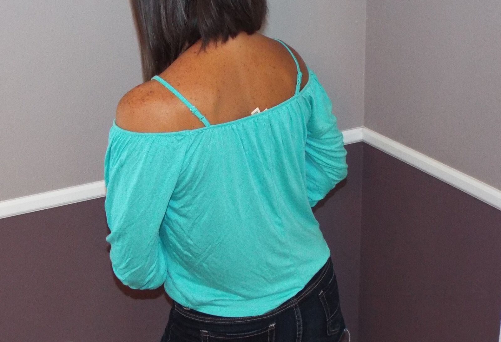Very Sexy Scoop Neck Cold Shoulder Cutout Button Floaty Top Mint Green S/M/L