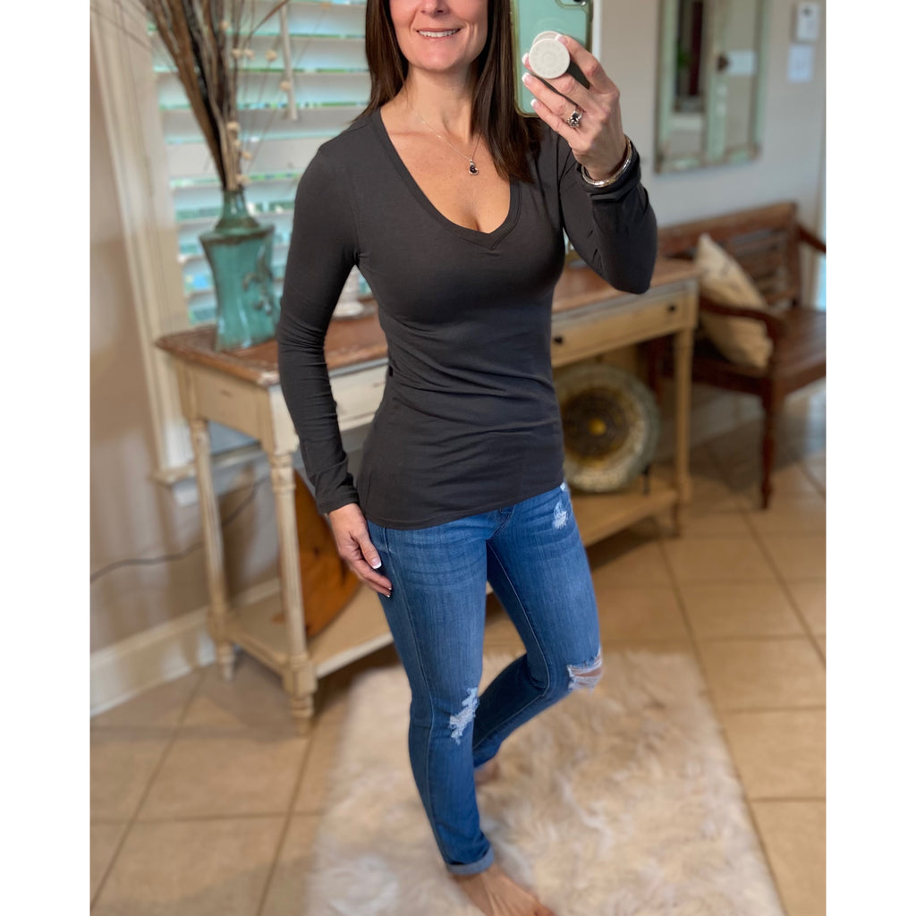 “Easygoing” Slimming V-Neck Low Cut L/S Tissue Basic Baby Shirt Top Gray