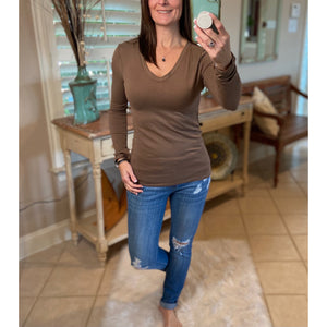 “Easygoing” Slimming V-Neck Low Cut L/S Tissue Basic Baby Shirt Top Mocha