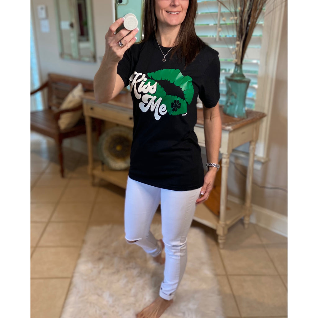 “Kiss Me” St. Patrick’s Day Lips Boyfriend Baby Basic Tee Shirt Green Black