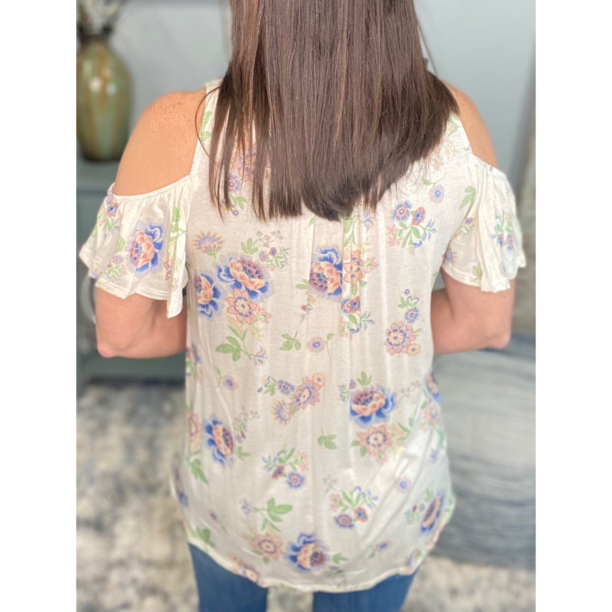 "Good Life" Floral Cold Shoulder Cutout Tie Flutter Sleeve Round Tie Neck Top Ivory