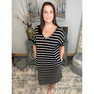 "Think Out The Box" Boxy V-Neck Striped Rolled Cuff Sleeve Pocket Summer Tee Shirt Dress Black S/M/L/XL