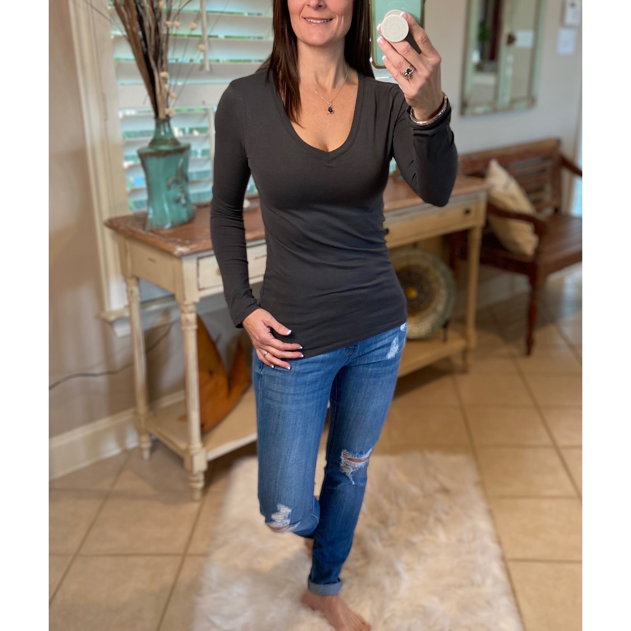 “Easygoing” Slimming V-Neck Low Cut L/S Tissue Basic Baby Shirt Top Gray