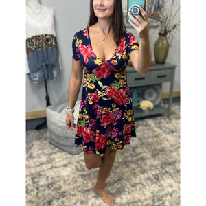 “The Floral Dance” V-Neck Cleavage Fit Flare Country Floral Mini Tee Shirt Dress Navy S/M/L