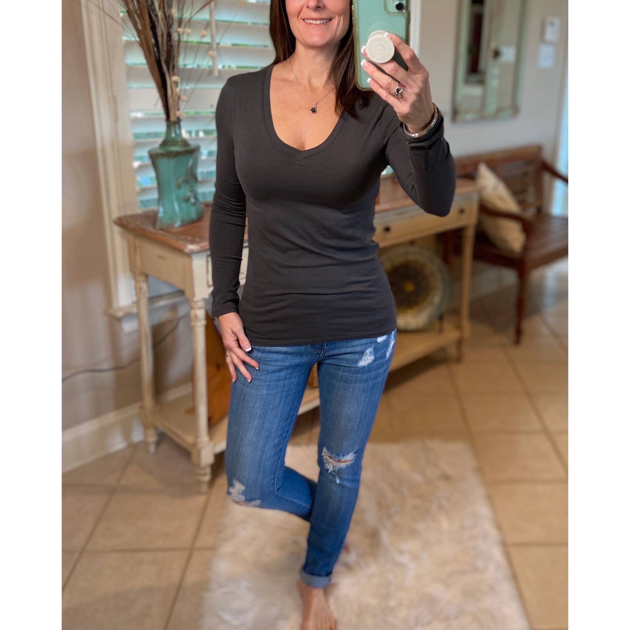 “Easygoing” Slimming V-Neck Low Cut L/S Tissue Basic Baby Shirt Top Gray