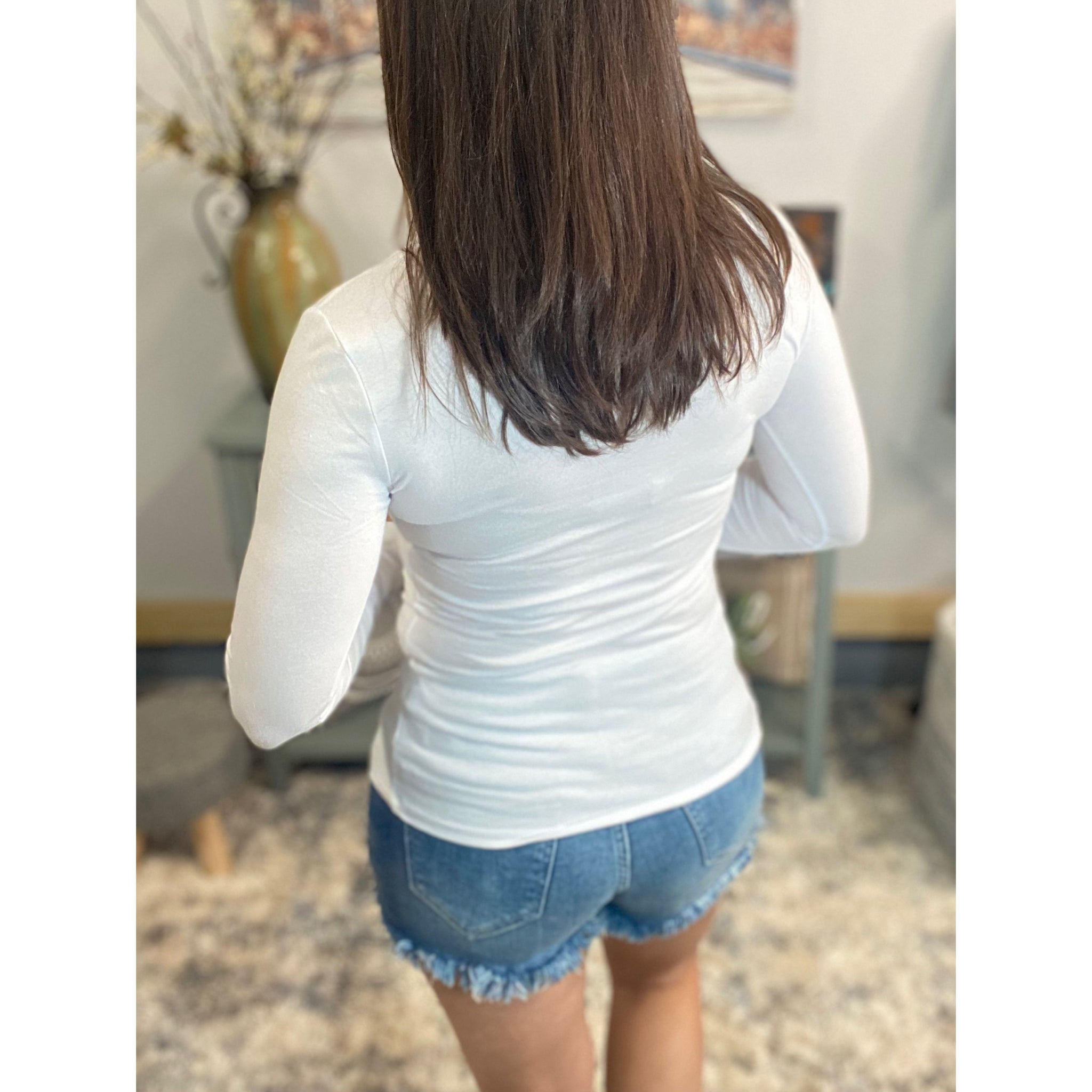 “Easygoing” Slimming Scoop Neck Low Cut L/S Tissue Basic Baby Shirt Top White S/M/L