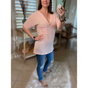 “Gabby Top” Gabby Popcorn Waffle Thermal Pocket V Neck Short Sleeve Top Blush