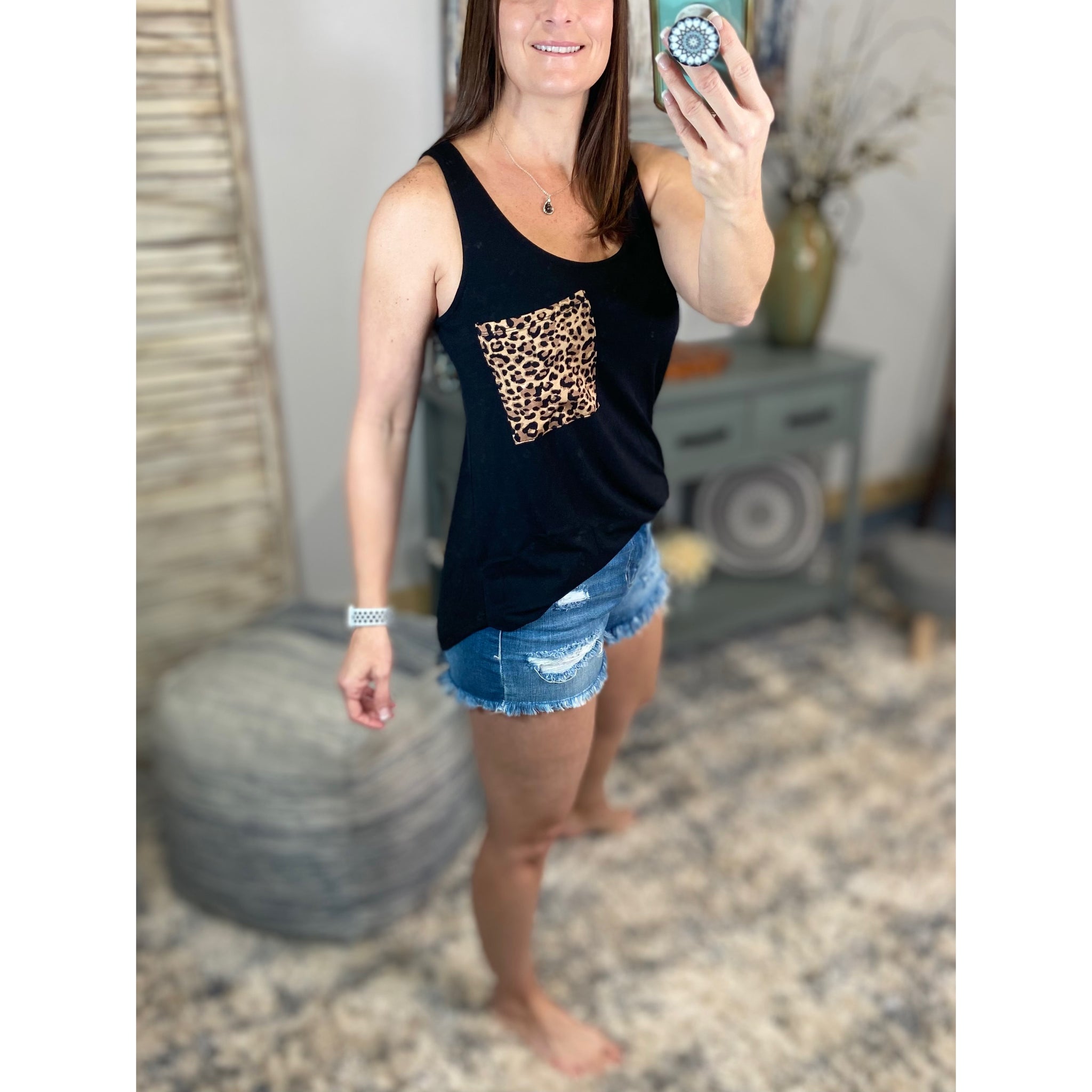 “Free Fallin” Scoop Neck Sleeveless Leopard Pocket Summer Floaty Tank Top Black