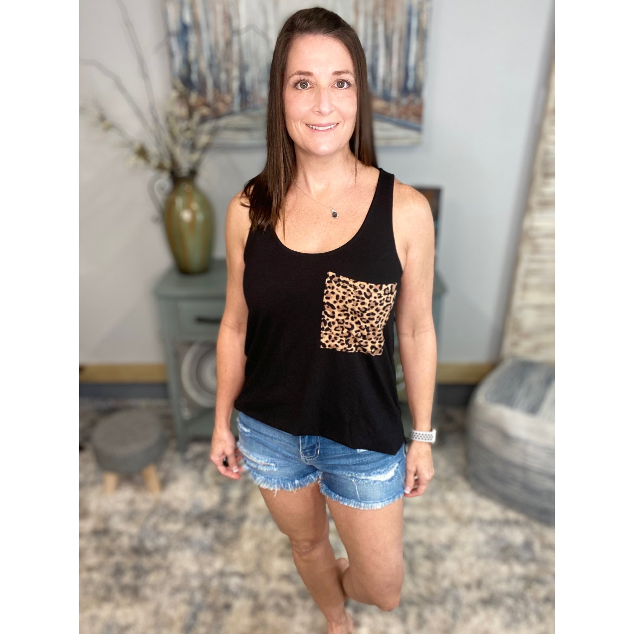 “Free Fallin” Scoop Neck Sleeveless Leopard Pocket Summer Floaty Tank Top Black