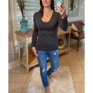 “Easygoing” Slimming V-Neck Low Cut L/S Tissue Basic Baby Shirt Top Gray